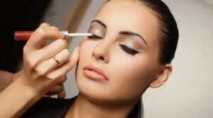 Maquiagem para Aniversário – Festejando com Estilo